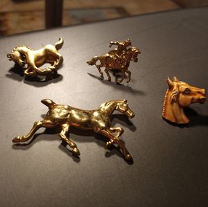 Set of 4 horse brooches & pendants (vintage)